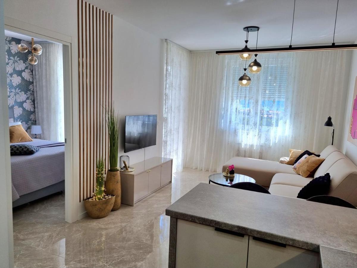 Apartment "50 Shades" With Balcony And Free Parking In The Garage Zadar Buitenkant foto