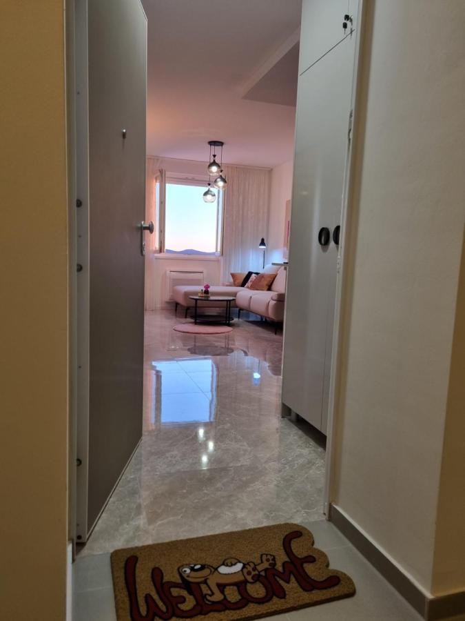 Apartment "50 Shades" With Balcony And Free Parking In The Garage Zadar Buitenkant foto