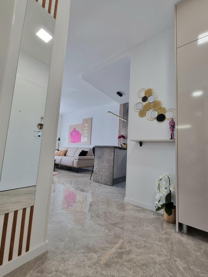 Apartment "50 Shades" With Balcony And Free Parking In The Garage Zadar Buitenkant foto