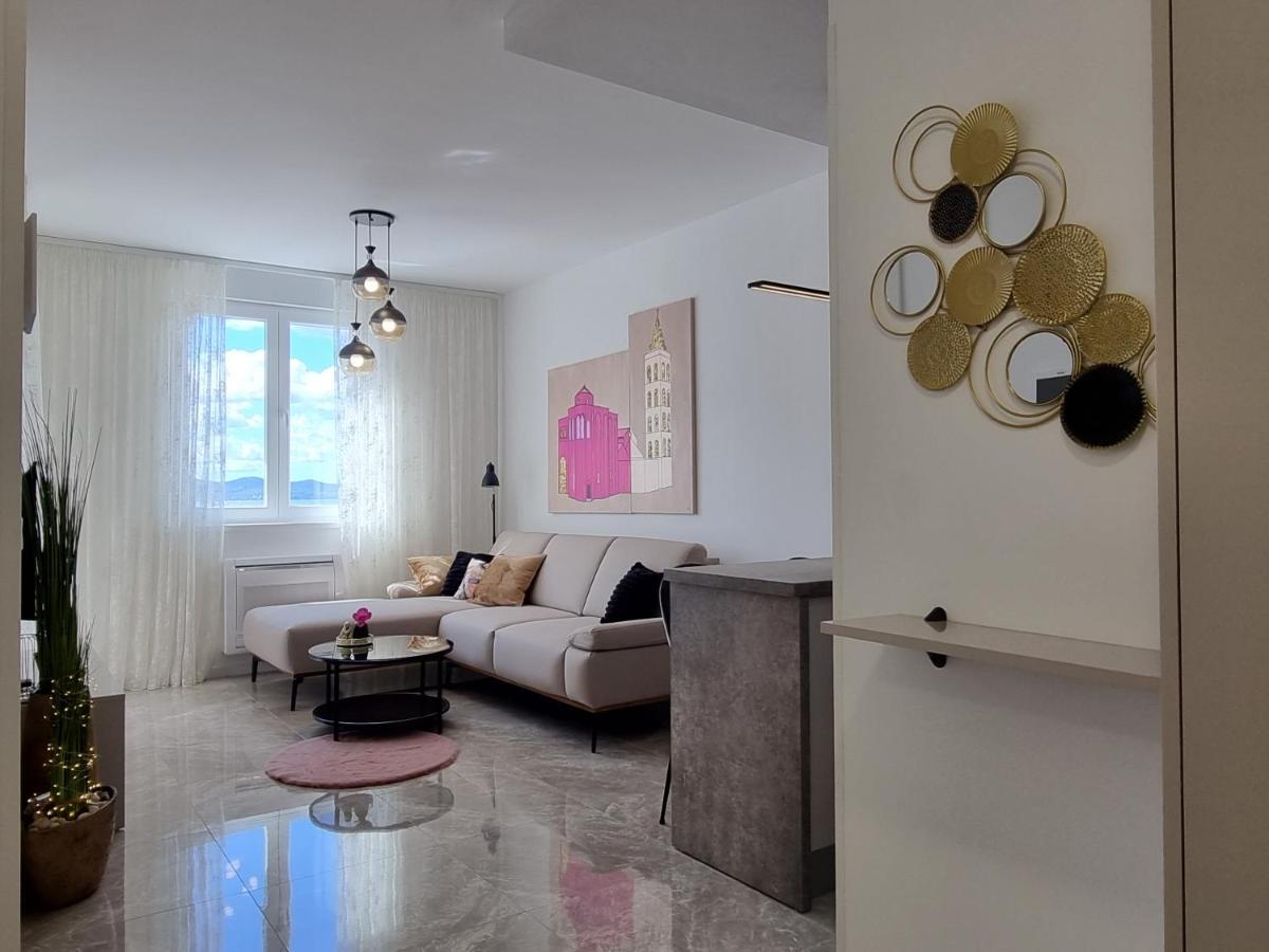 Apartment "50 Shades" With Balcony And Free Parking In The Garage Zadar Buitenkant foto