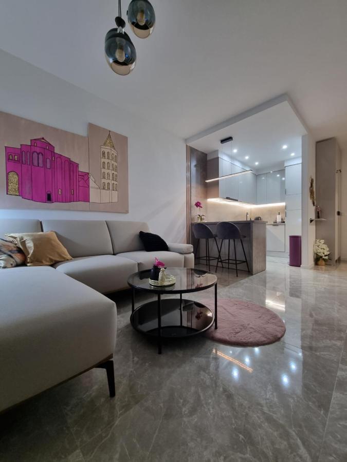 Apartment "50 Shades" With Balcony And Free Parking In The Garage Zadar Buitenkant foto