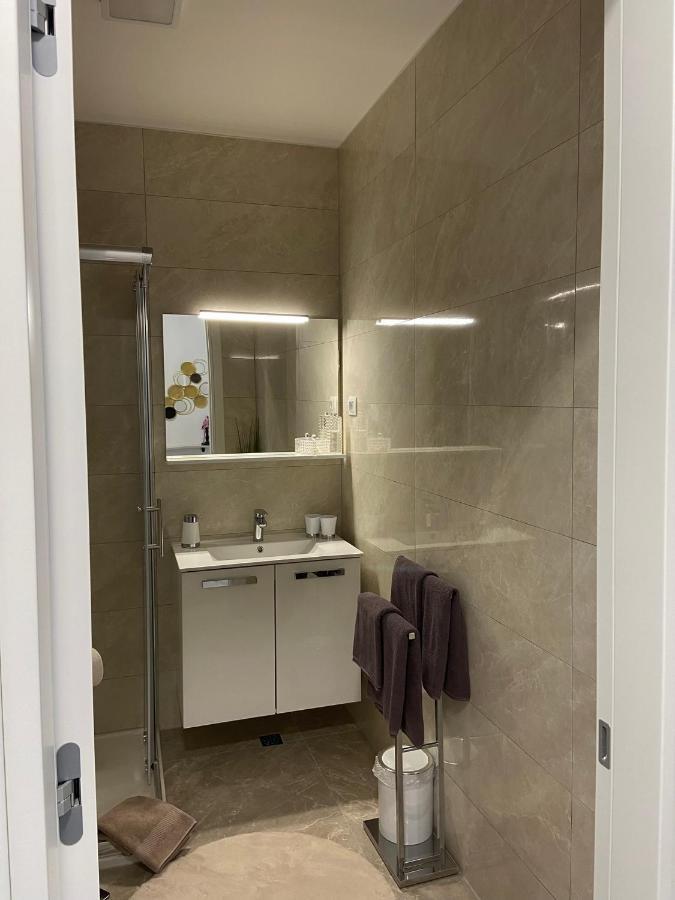 Apartment "50 Shades" With Balcony And Free Parking In The Garage Zadar Buitenkant foto