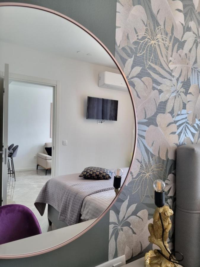 Apartment "50 Shades" With Balcony And Free Parking In The Garage Zadar Buitenkant foto